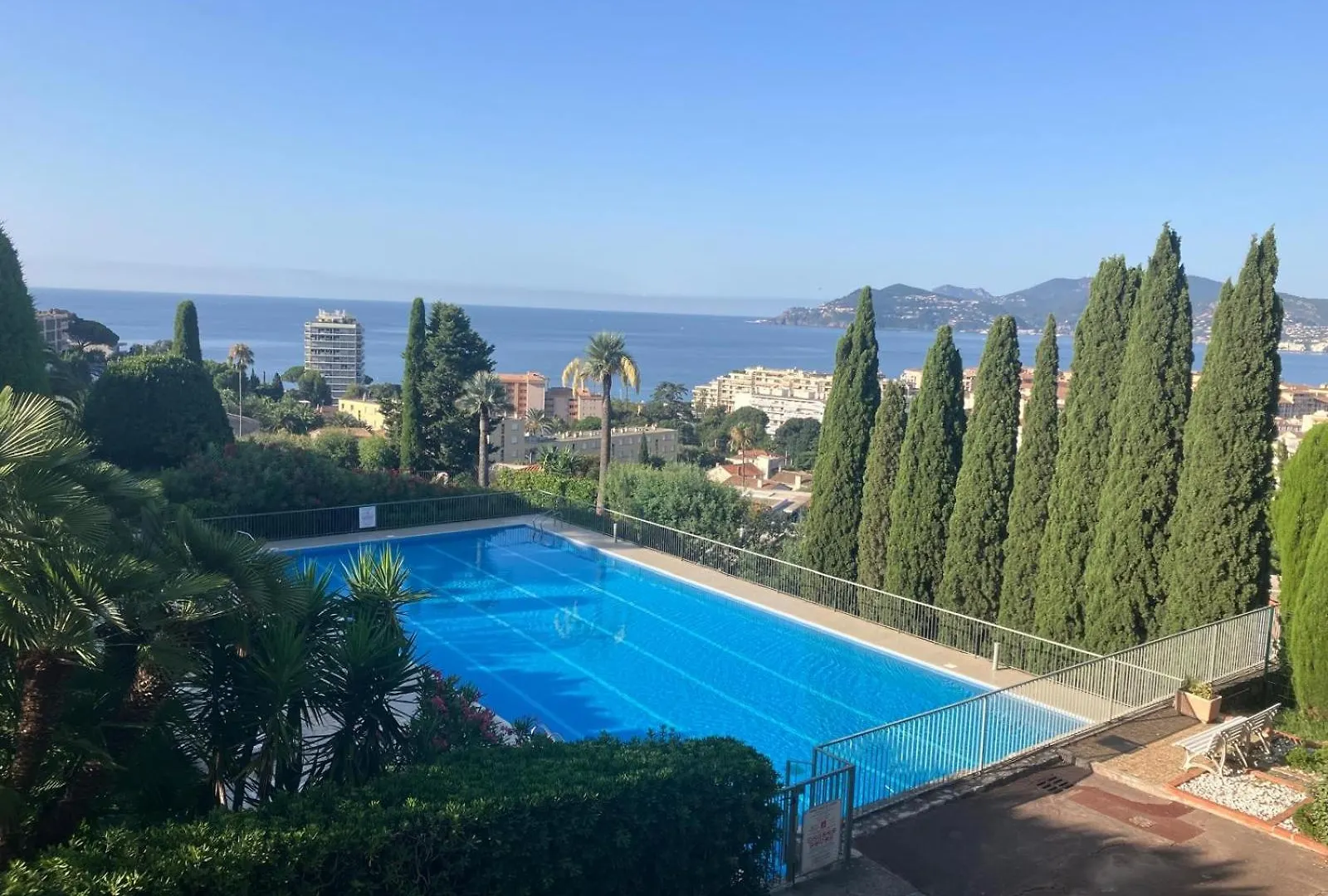 Studio Calme Et Elegant Avec Vue Mer Cannes France